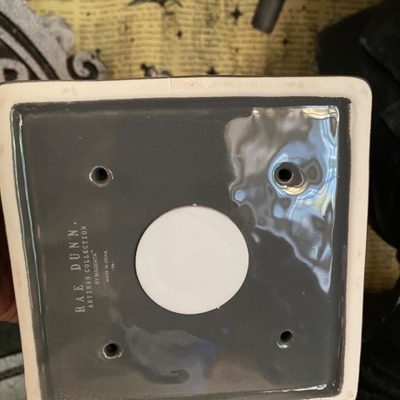 ae Dunn Artisan Collection By Magenta 8" Tombstone Birdhouse  “Nine Lives”- 🎃 - Picture 9 of 10